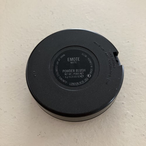 MAC EMOTE Matte Powder Blush Discontinued VHTF no box BRAND NEW .21 oz full size - Picture 3 of 3