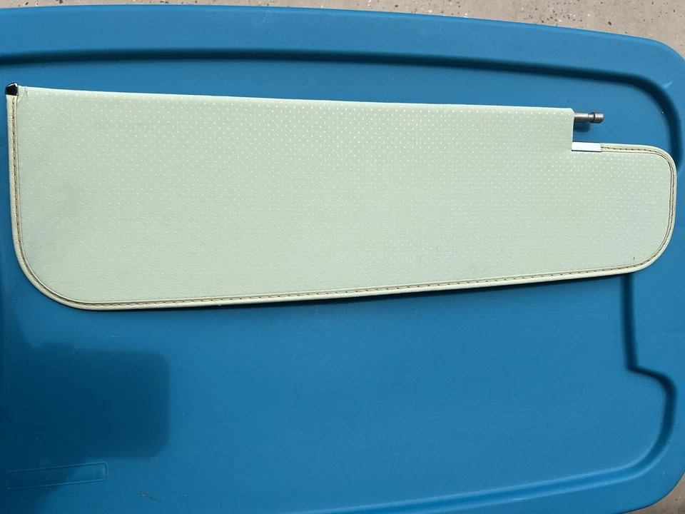 Buick NOS 4361335 солнцезащитный козырек LH/RH - новый цвет группы No 10-203 - Изображение 2 из 3