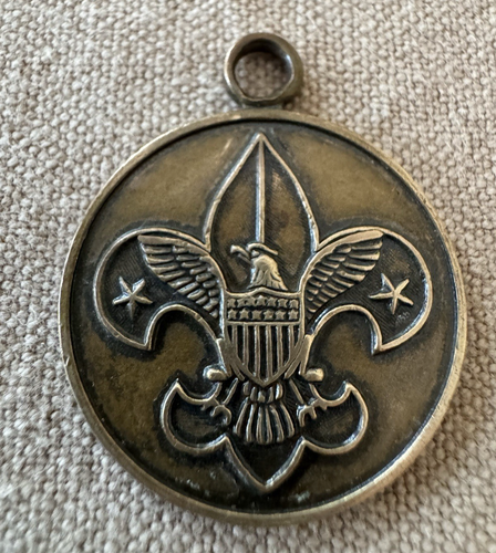 2 Vintage Boy Scout BSA Oath 1" Medallion Medal + Pin Brass Fleur-de-lis Emblem - Picture 5 of 6