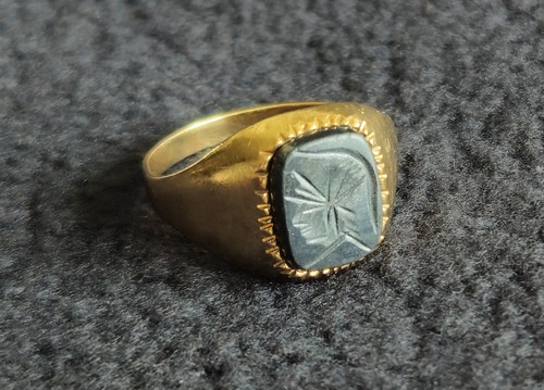 9ct Gold Signet Ring - 1980s Vintage Roman Centurio Intaglio Hematite Size M 1/2 - Picture 2 of 8