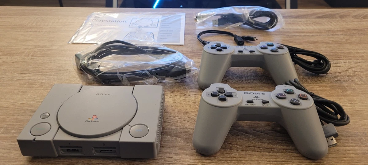 104 PS4 プレイステーション4 本体 CUH2000A ホワイト SIE 