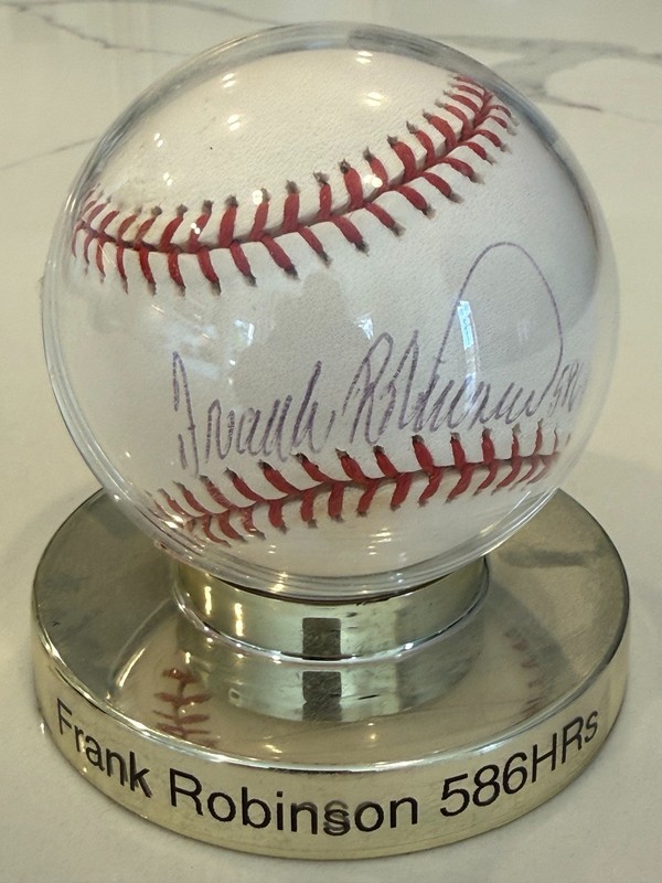 Frank Robinson Autographed Baseball 586 HRS Inscription Rawlings Official AL Bal