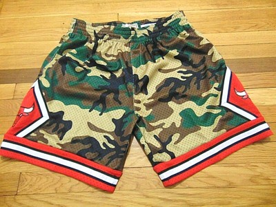 chicago bulls camo shorts