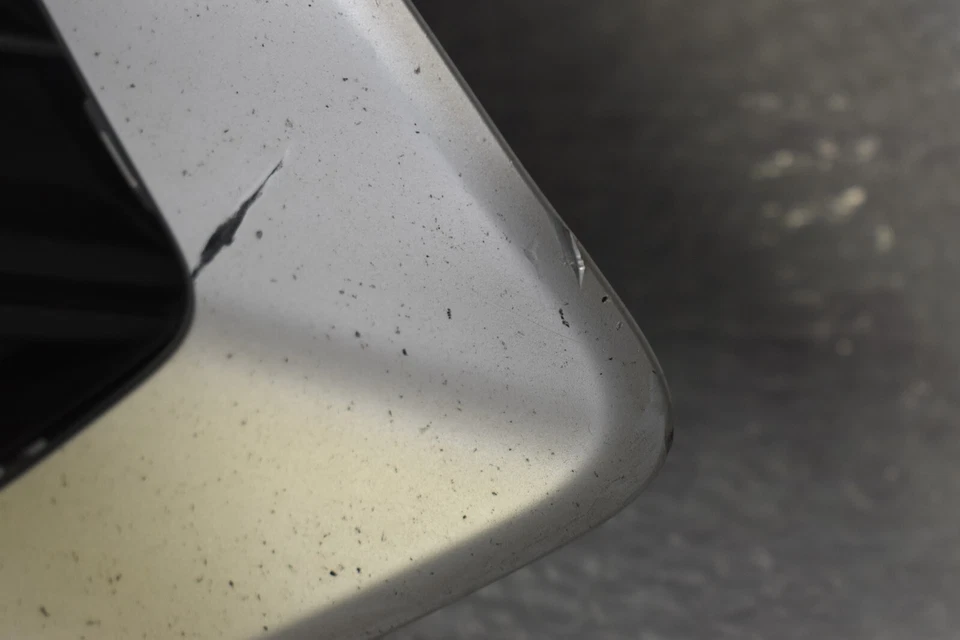 Rejilla de aire derecha Audi Q3 2019-2022 83A-807-682-D-9B9 Foto 4 de 4