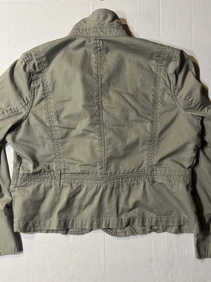 Linda chaqueta CATO verde claro manga botón talla extra grande. Foto 2 de 4