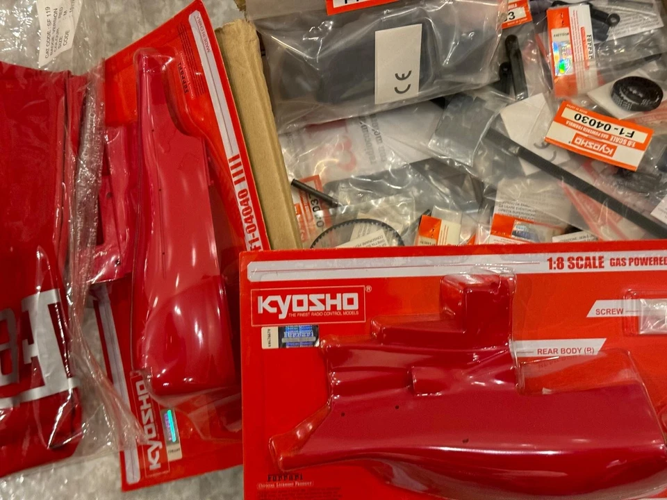 Ferrari F1 2004 Kyosho 1:8 De Agostini"Nuova"in 78 uscite (sigillati) +2 Omaggio - Immagine 3 di 4