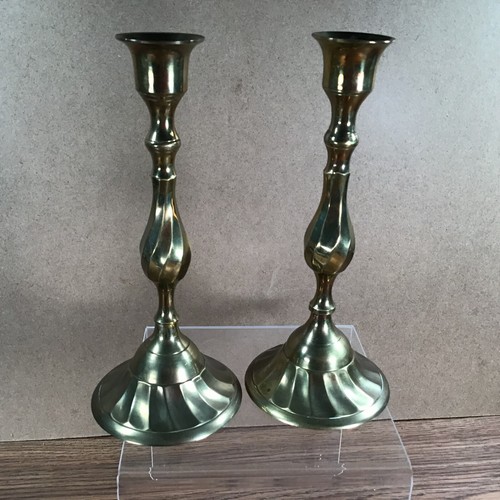 Set 2 passende Messing Kerzenständer Halter Wirbelmuster Stiel & Sockel 7" Indien Vintage - Bild 8 von 11