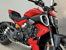 2025 Ducati Diavel V4 Ducati Red 