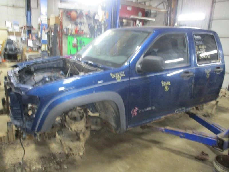 Fixed Back Glass w/privacy tint fits 04 05 06 07 08 09 10 11 12 GMC Canyon - Image 2 of 4