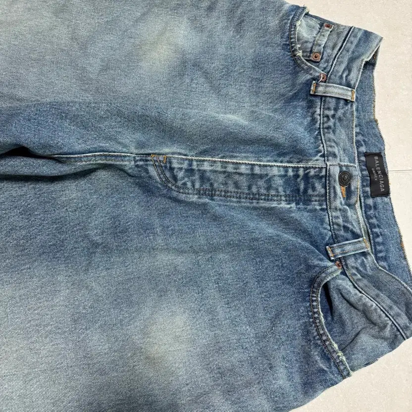 Balenciaga Large Non-Coated Baggie Jeans - Used thumbnail 12