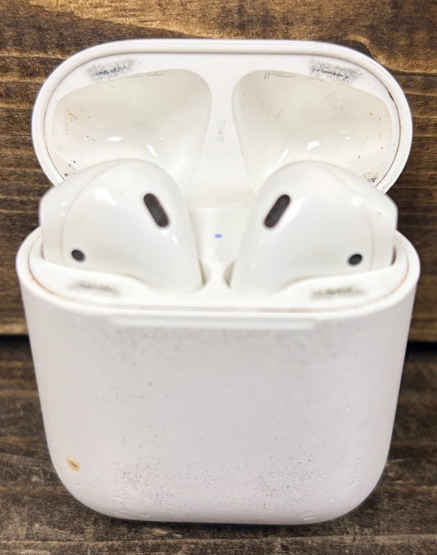 Apple AirPods (A1602) L/R Earbuds & Charging Case (HEAVY USE)