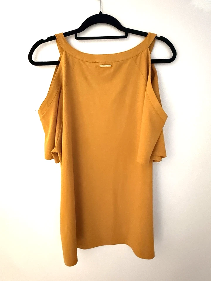 Blusa para mujer Michael Kors nueva con etiquetas talla 1x en caléndula tachonada (precio de venta sugerido por el fabricante 98 USD) Foto 2 de 4