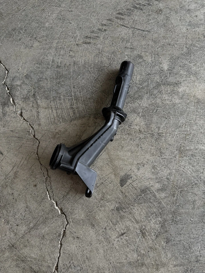 Cadillac CT5 2020-2024 2,0 L PCV cárter manguera de tubo de ventilación | GM 84562346 Foto 4 de 4