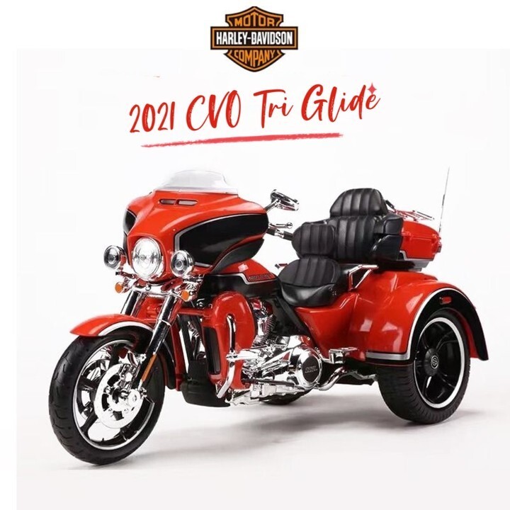 Maisto 1:12 Harley Davidson 2021 COV Tri Glide Motorcycle Model
