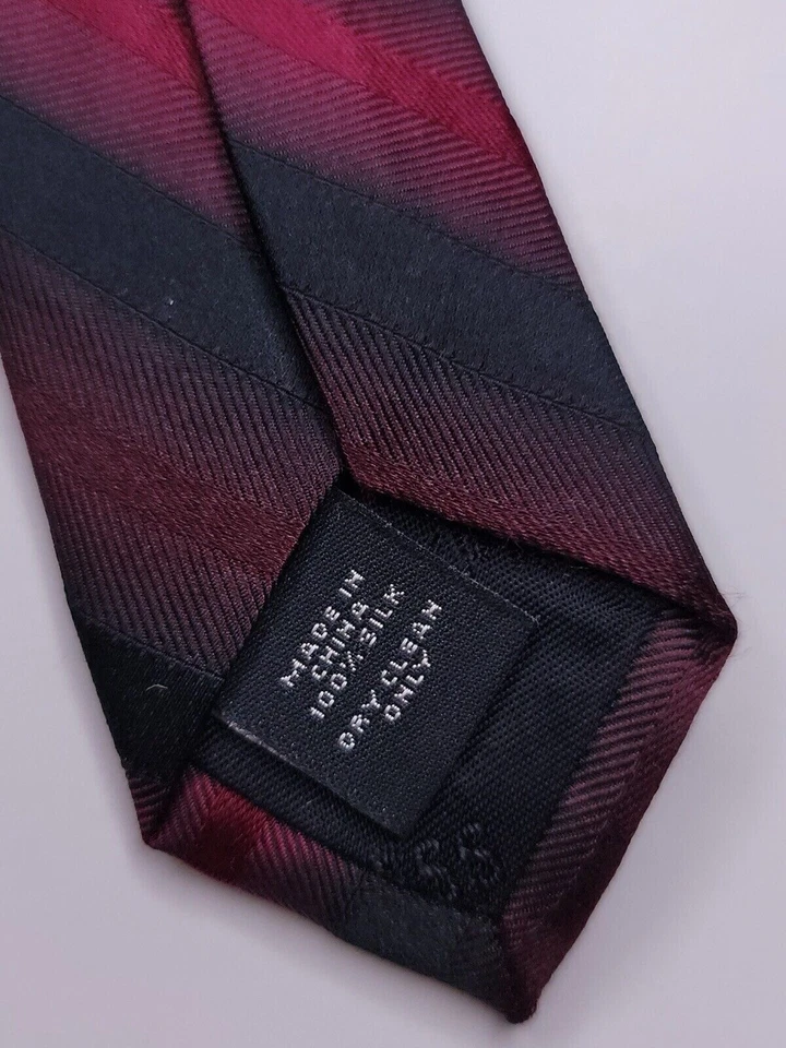 Corbata formal Express para hombre 60"Lx3,5"W borgoña/negro Foto 4 de 4