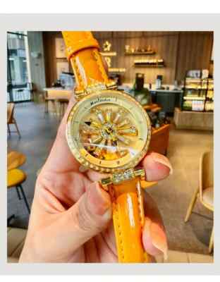 Boho Women Watch Rhinestone Accents Rotating Starry Dial Sunflower Design Gift