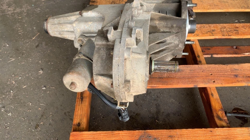 Chevy Trailblazer 5.3L NP8 Transfer Case 2002 2003 2004 2005 2006 2007 2008 2009 - Imagem 2 de 4