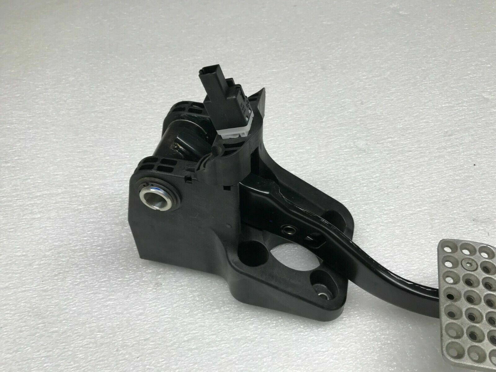 FERRARI 488 COMPLETE BRAKE PEDAL ASSEMBLY OEM 256436 256426 240987
