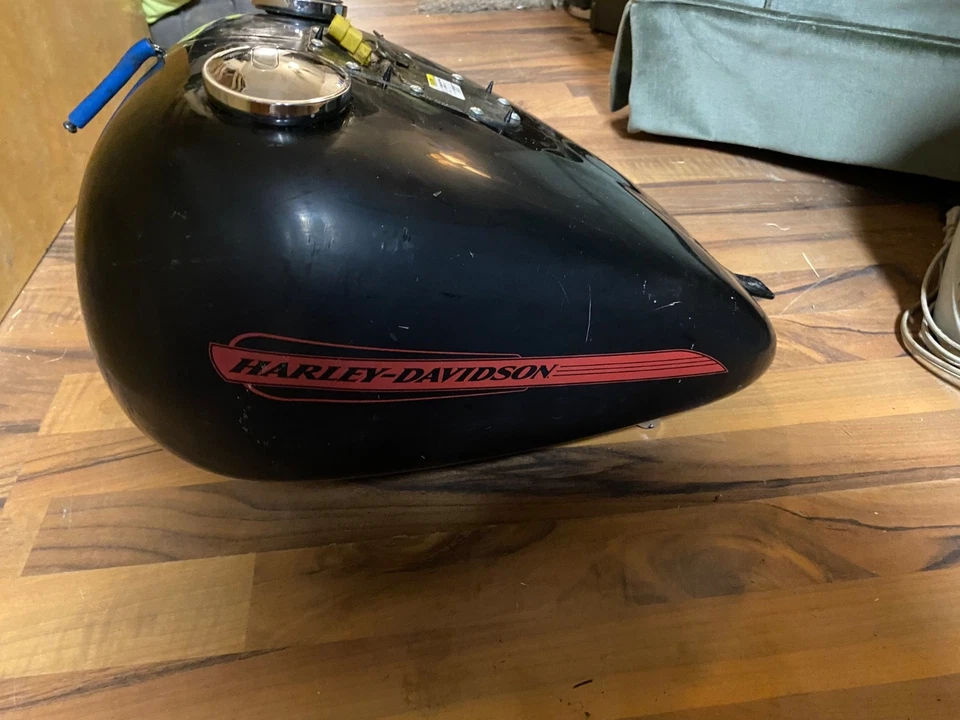 HARLEY DAVIDSON Softail Heritage 1984-1999 OEM 61290-97 Split Fuel Gas Tank - Image 3 of 3