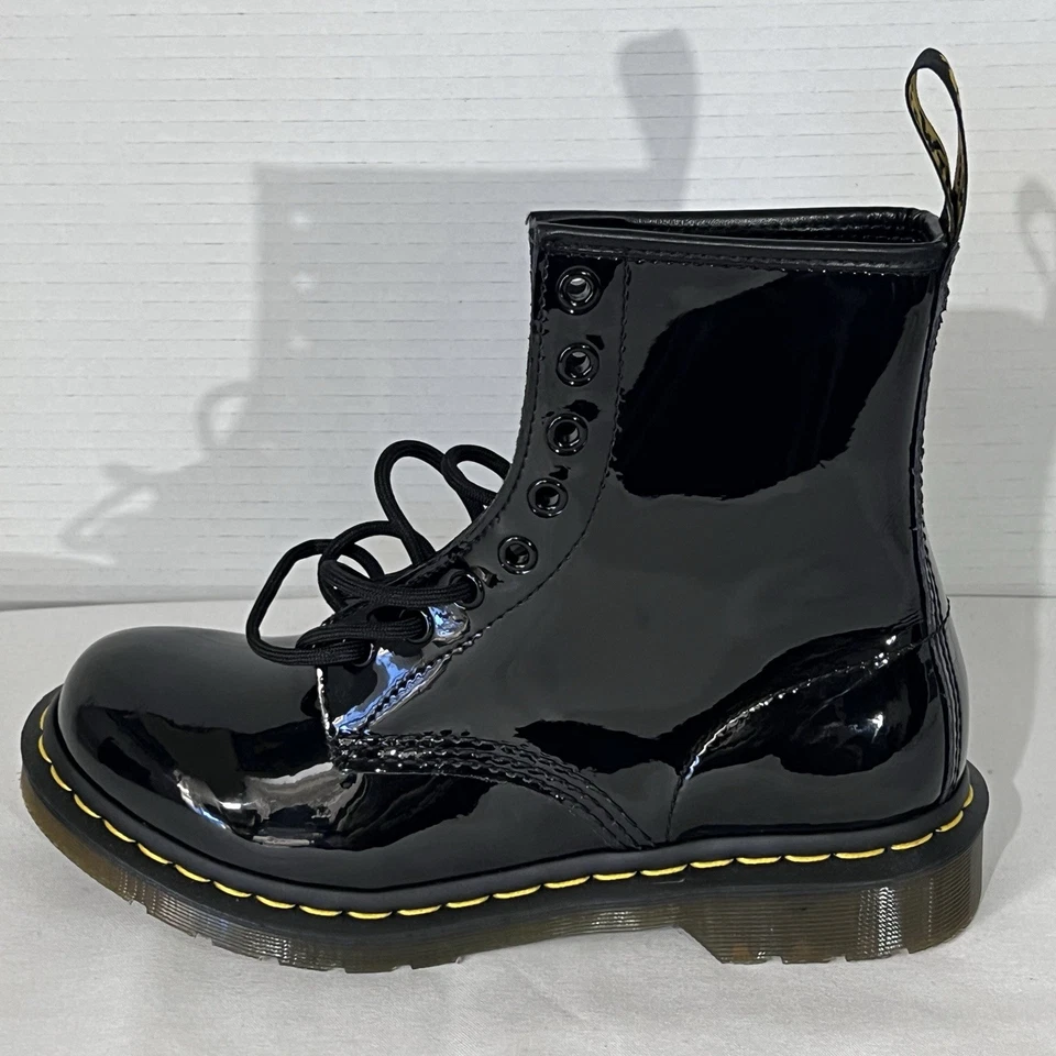 Botas de combate Dr Martens 1460 charol con cordones negras para mujer EE. UU. 7 #11821011 Foto 4 de 4