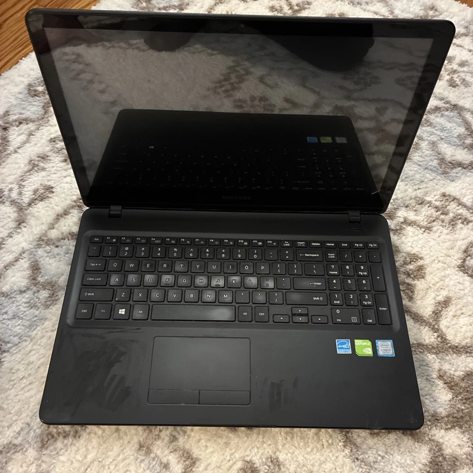 SAMSUNG LAPTOP NP530E5M 15.4'' TOUCH RAM 8GB 1TB (HDD) NVIDIA GAMING WINDOWS 10 - Image 2 of 4