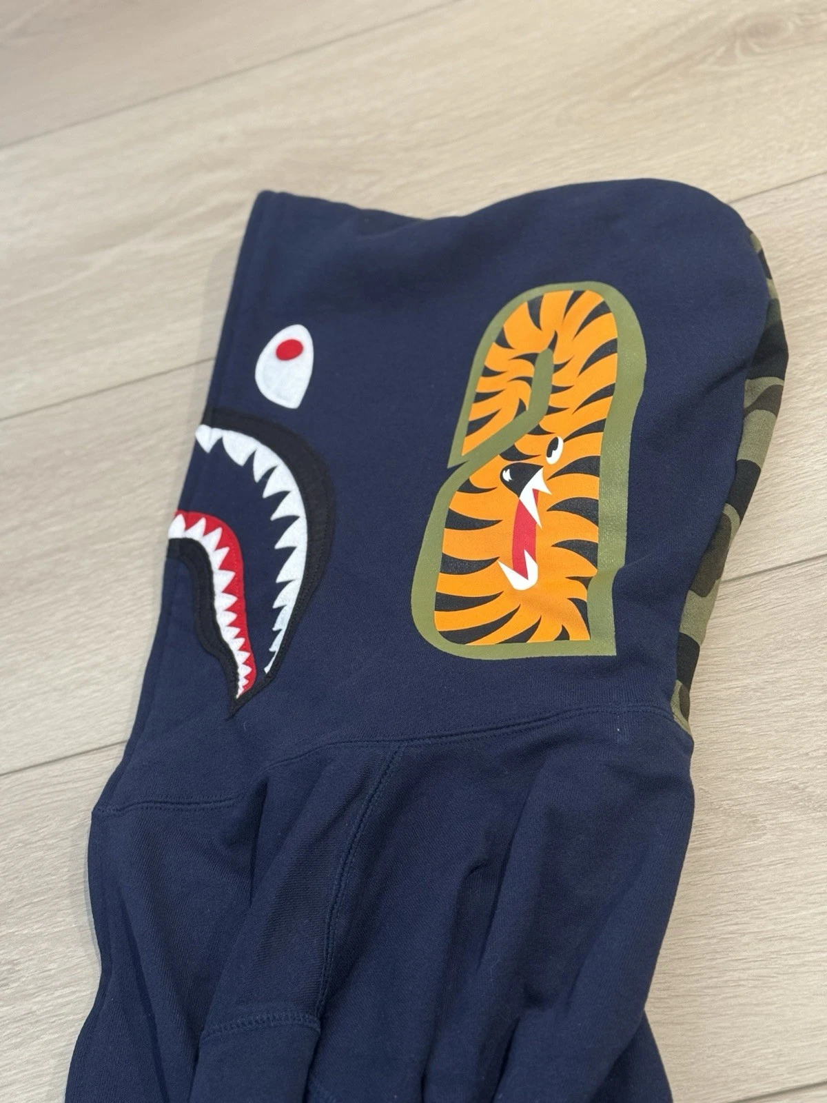 A BATHING APE (BAPE) Felpa con cappuccio e zip intera BAPE camo x squalo navy A Bathing Ape taglia XL