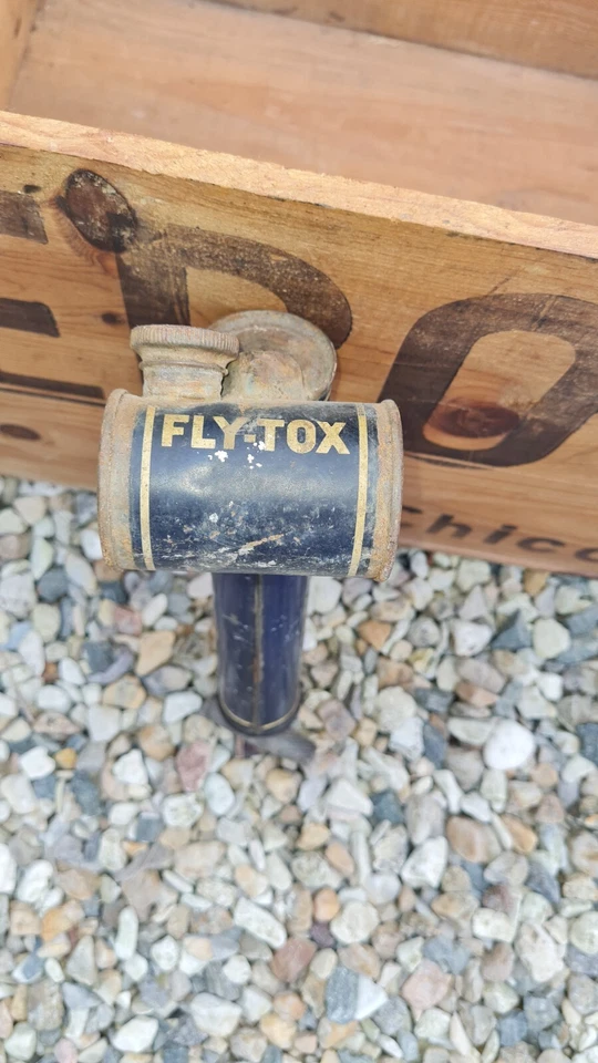 ANCIEN PULVERISATEUR PUBLICITAIRE FLY TOX POMPE A TRAITER JARDIN INSECTICIDE - Photo 4/4