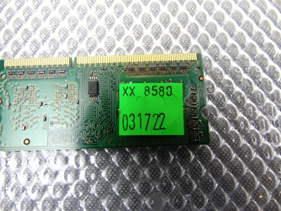 1 GB de memoria RAM DDR3 para impresora a color Xerox ColorQube 8580 - MT4KTF12864HZ-1G6K1 Foto 4 de 4