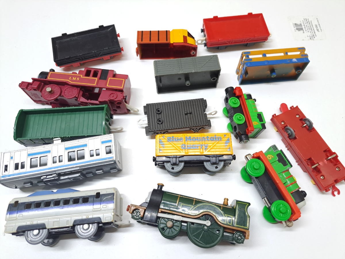 Thomas Friends Trackmaster PARTS REPAIR BROKEN LOT MIX Cargo Tenders (E)
