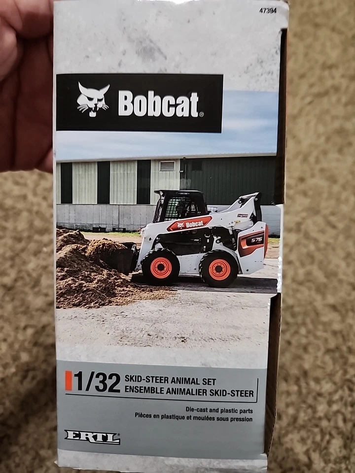 ERTL 1/32 Bobcat Hobby Set Skid Loader, Animals, Cow, Horse, Bales & Fence 47394 - Image 4 of 4