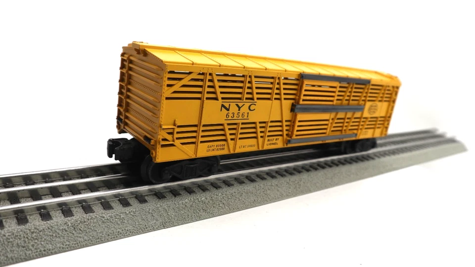 Lionel Post War, O, 6356 New York Central Stock Car in C-7 with Original box - Image 3 of 4