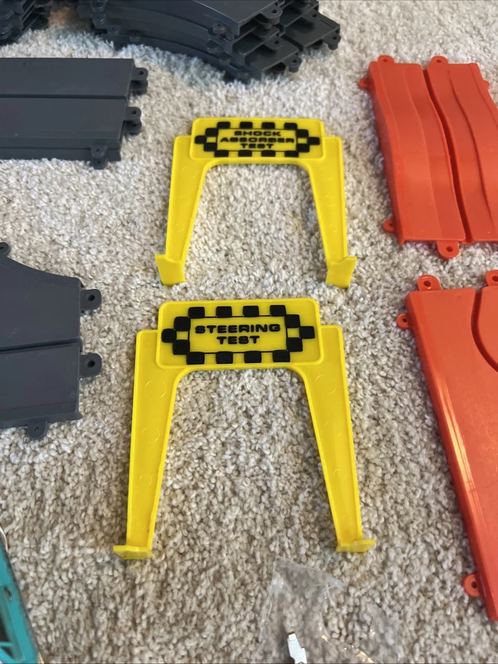 Lote de accesorios Ideal Motorific Highway Torture Track con autos en caja original Foto 4 de 4