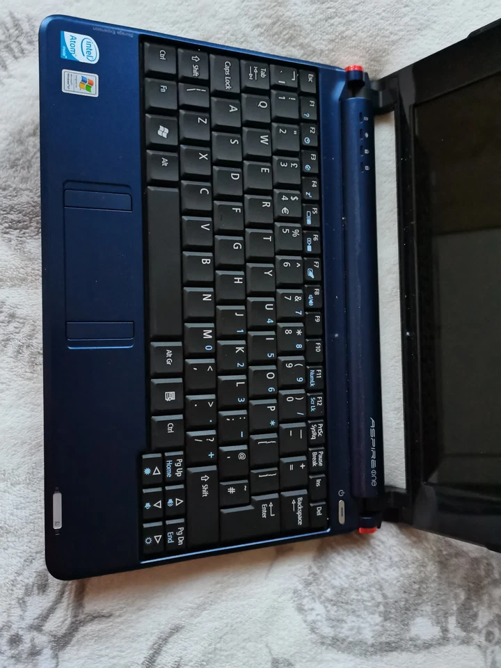 Acer Aspire One ZG5 Netbook Atom 1 GB 120 GB HDD linux Raspbian OS and MX23.4 - Image 2 of 4