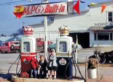 STANDARD RED/WHITE CROWN  SERVICE GAS STATION 5x7 IOWA 1960