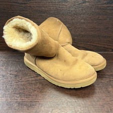 UGG Australia Women's Boots Size W8 Brown Classic Short 5825 Chestnut Shearling