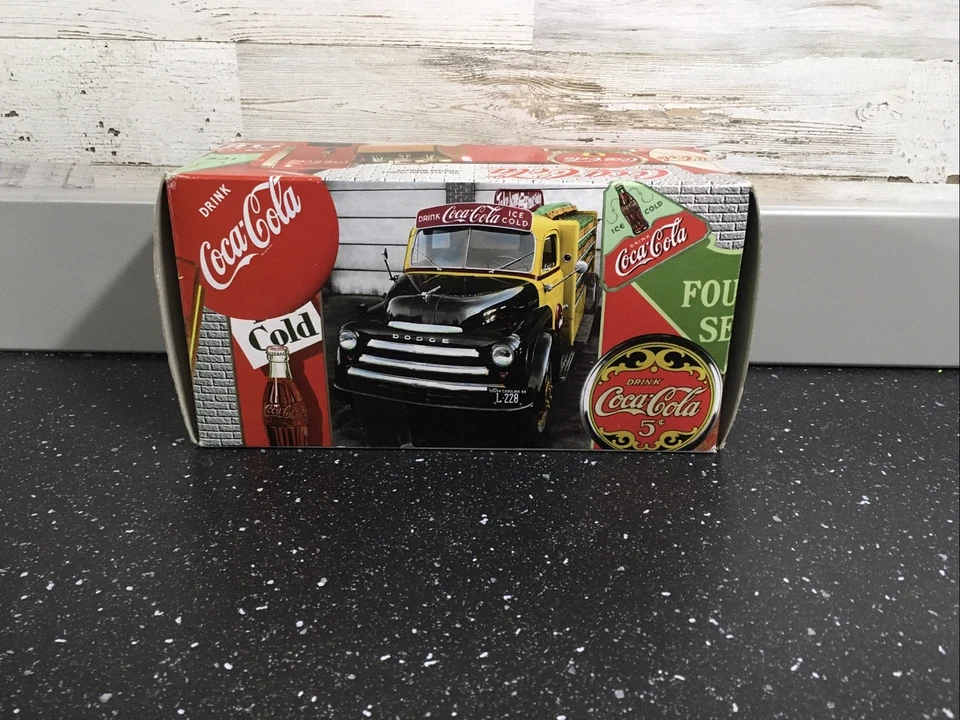 ERTL Coca Cola 1947 Dodge 27026 1999 Vintage Bank Brand New - Image 3 of 4