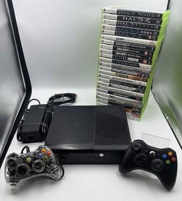 Microsoft Xbox 360 E 250GB Konsole Bundle 2 überholte Controller 25 Spiele