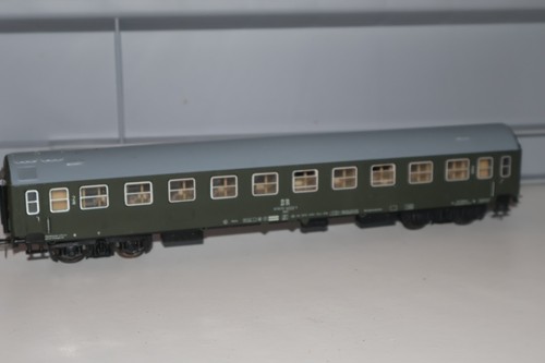 Piko H0 2 Klasse Personenwagen DR 51 50 20-40009-6 | Condition: Gebraucht