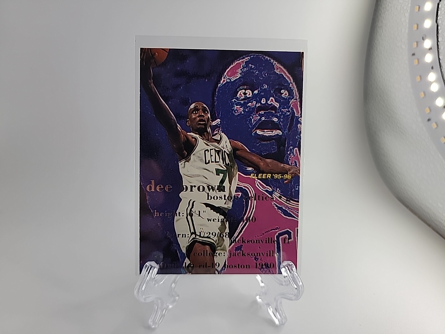 1995 96 Fleer Dee Brown #8 Boston Celtics Basketball Card