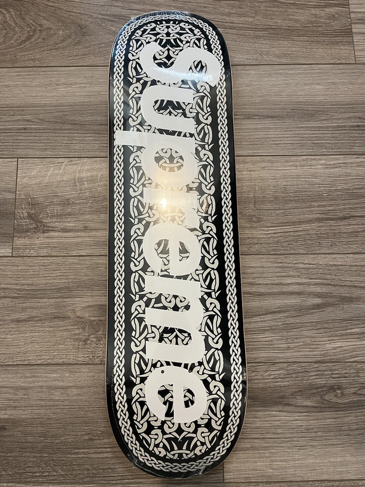 DS Supreme Celtic Knot Skateboard Deck Noir FW21