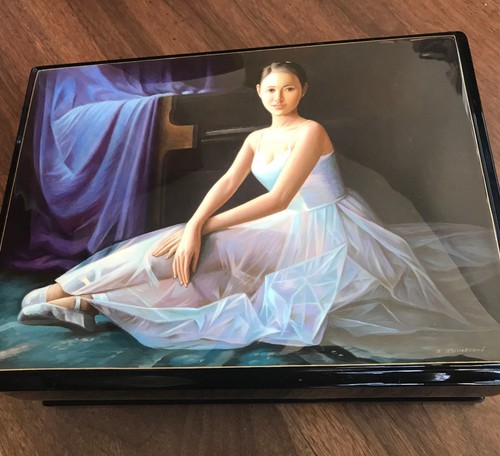 New Luxury Lacquer Box "Ballet" , Hand Painted, Papier Mache, Jewelry Box, - Picture 6 of 10