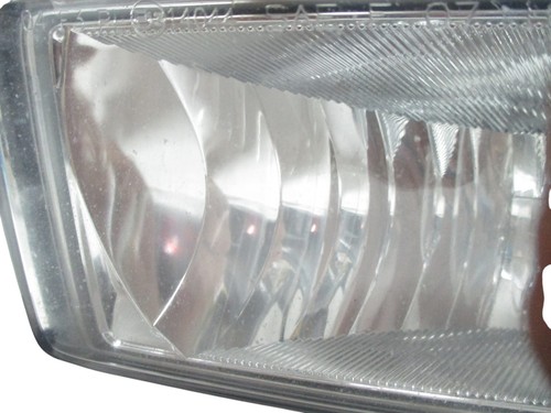 15-20 GMC Yukon Halogen Fog Light for Right Side RH 22936482 - Picture 2 of 5
