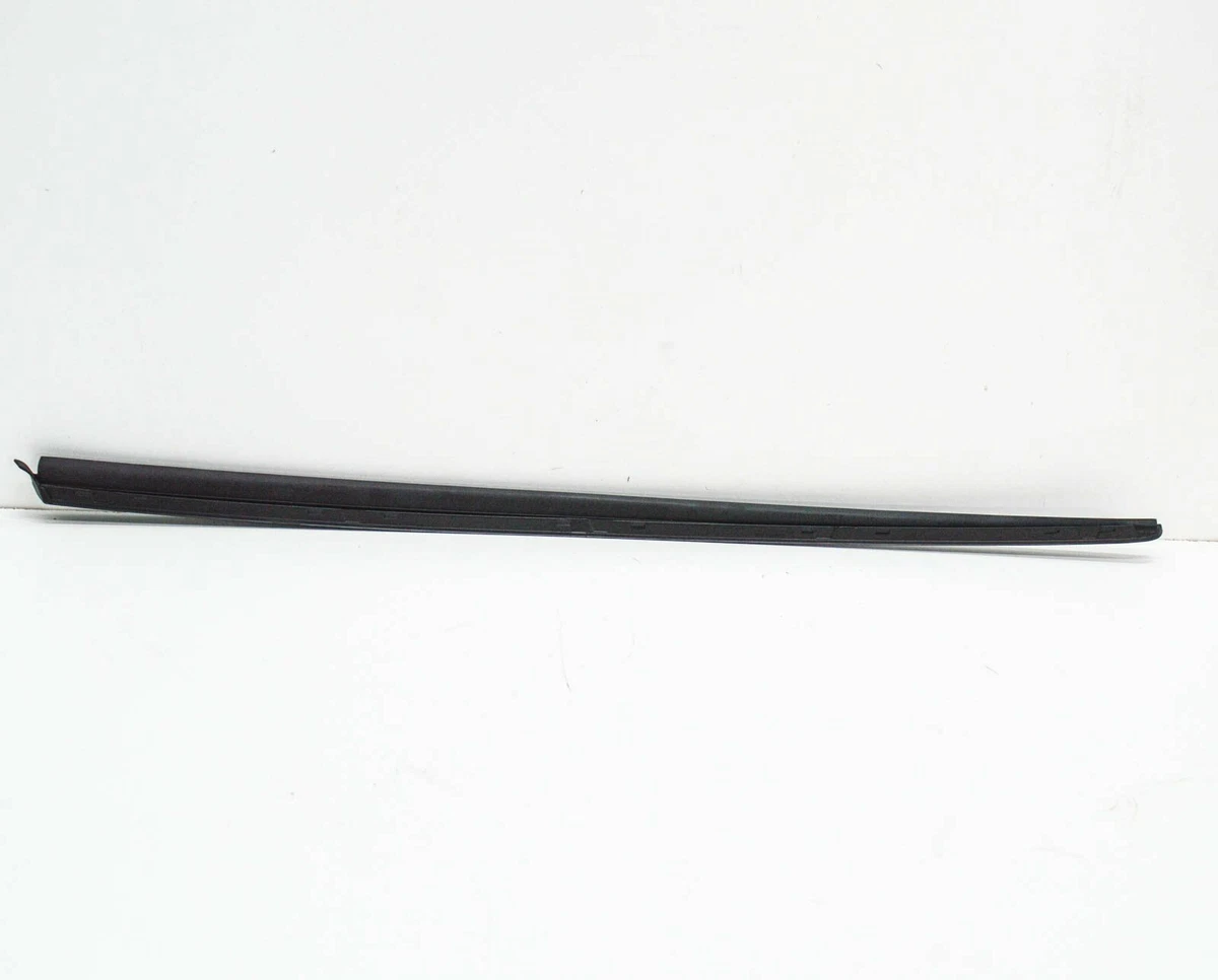 NEW AUDI A6 C7 FRONT WINDSHIELD RIGHT WATER DEFLECTOR 