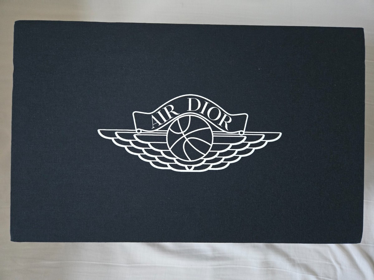 100% AUTHENTIC! BRAND NEW UNWORN Air Jordan Low Dior (UK 8, US 9, EU 