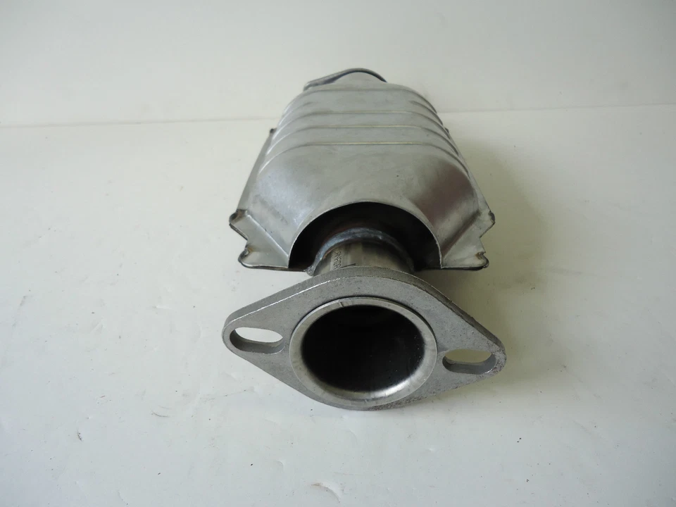 1990 1991 1992 1993 Mazda B2200 2.2L L4 Catalytic Converter - Image 3 of 3