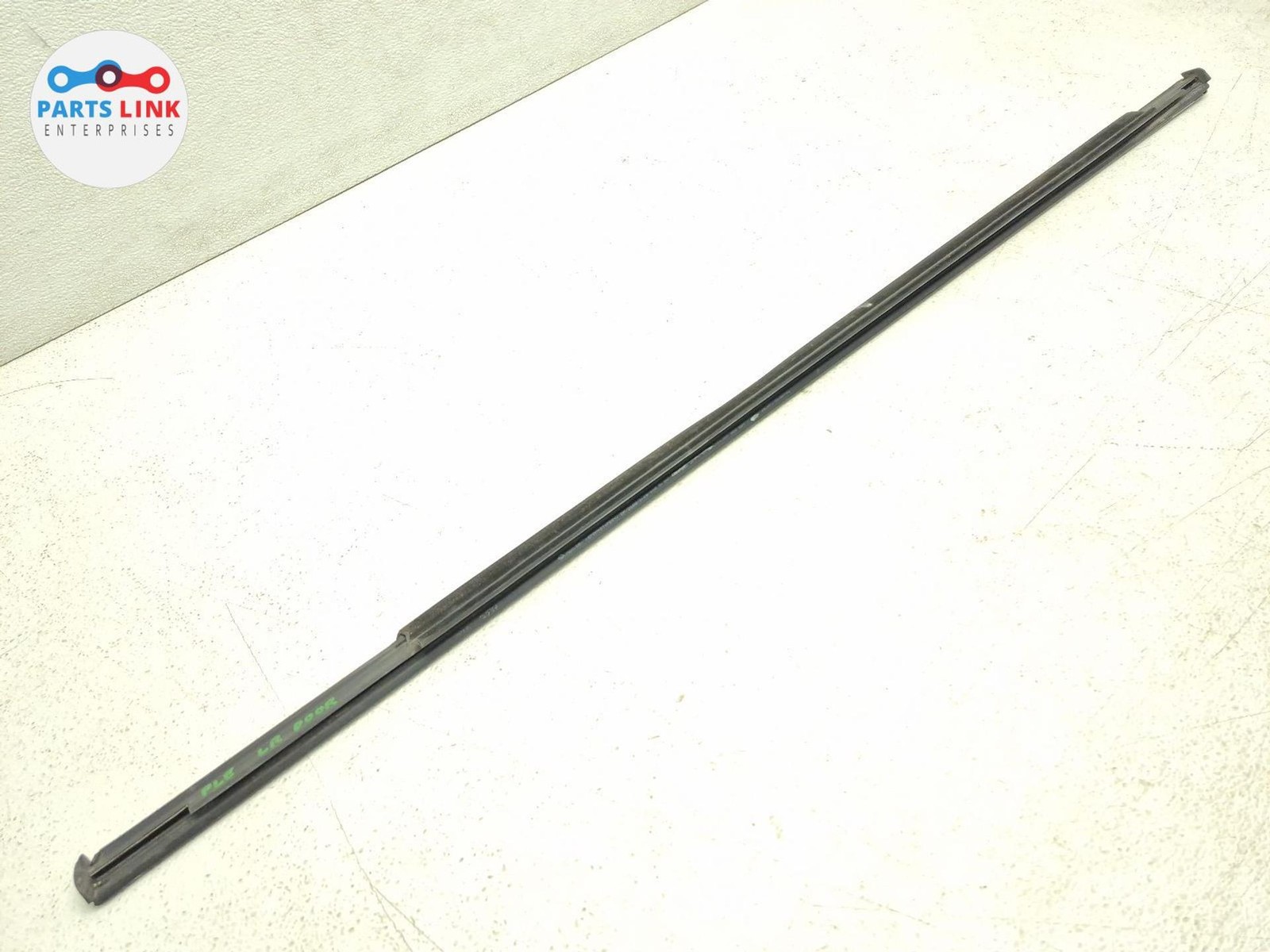 2016-20 BENTLEY BENTAYGA REAR LEFT DOOR TRIM MOLDING STRIP APPLIQUE BLACK 636