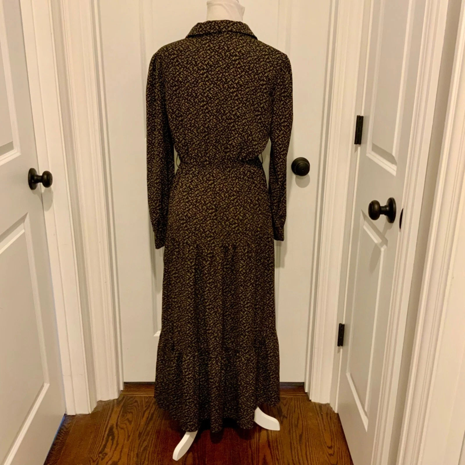 VETEMENTS Abito maxi camicia SHEIN nero stampa prive orlo volant manica lunga colletto grande