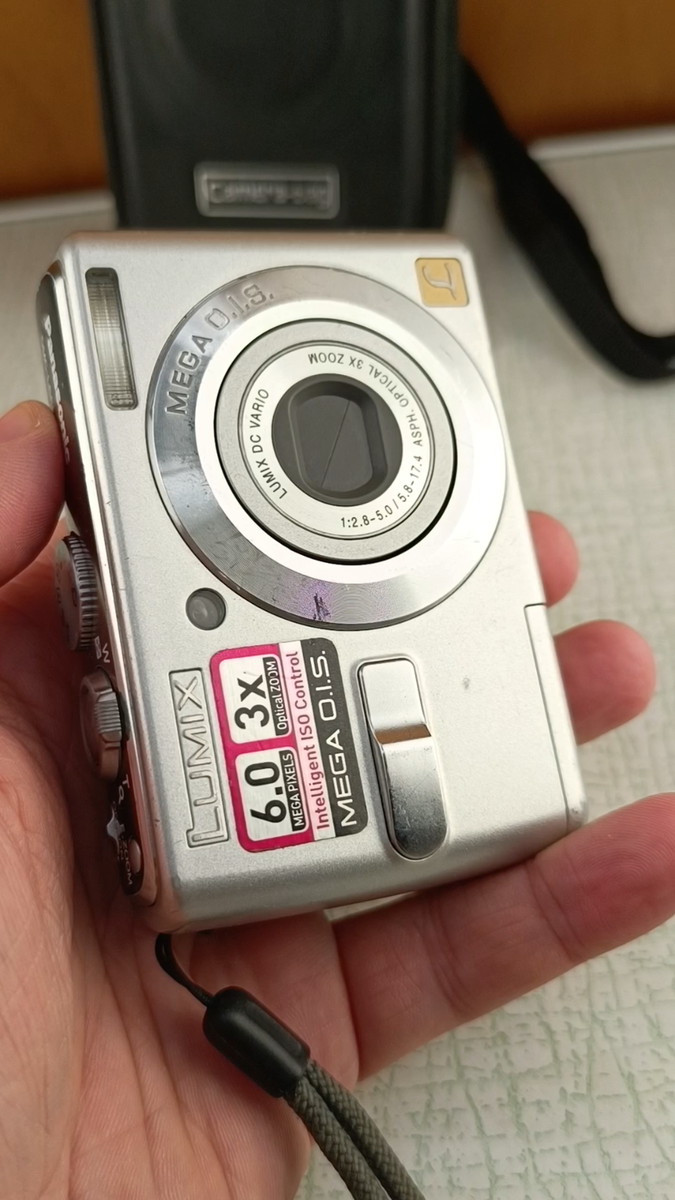 中古品　パナソニック LUMIX DMC-TS6★海外版デジタルカメラ　難あり 中古品 パナソニック LUMIX DMC-TS6☆海外版デジタルカメラ 難