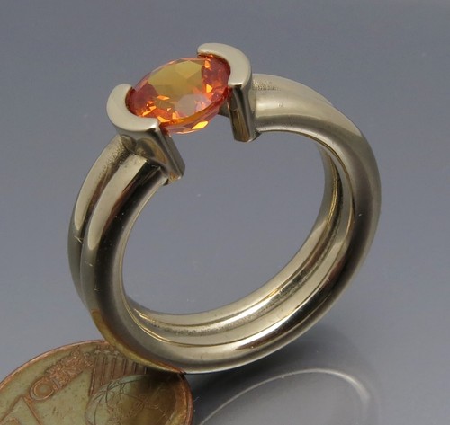 DISEÑO MADURO - ELEGANTE ANILLO TENSOR COLOR - SAFIR SINTÉTICO - ORO BLANCO 585 - Imagen 4 de 8