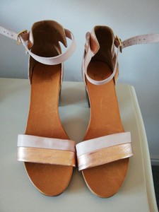 moda in pelle gold sandals